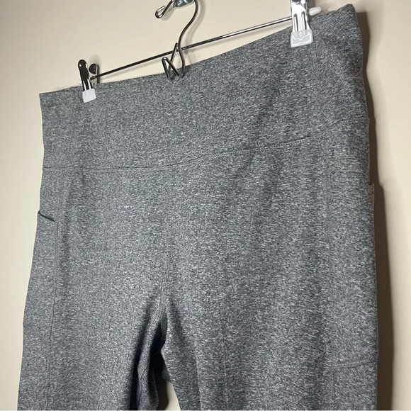 GAIAM Om High Waisted Femme Atheleisure Cropped Pocket Colorblock Leggings - Picture 8 of 11